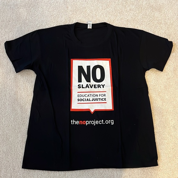 Black tshirt - Picture 1 of 5